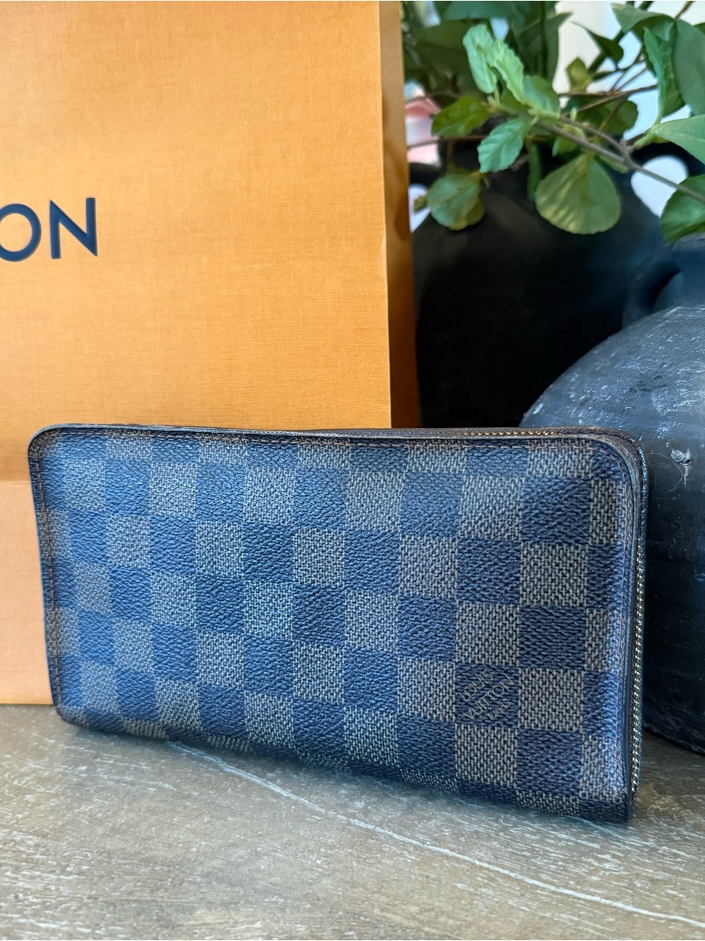 Louise Vuitton Damier Ebene Zippy wallet